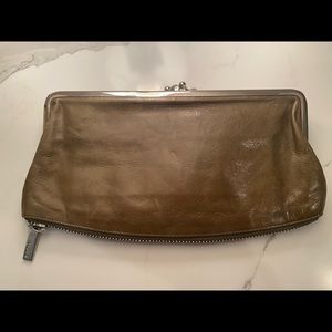 Hobo Clutch